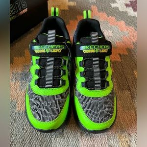 SKECHERS Light Up Sneakers Size 5